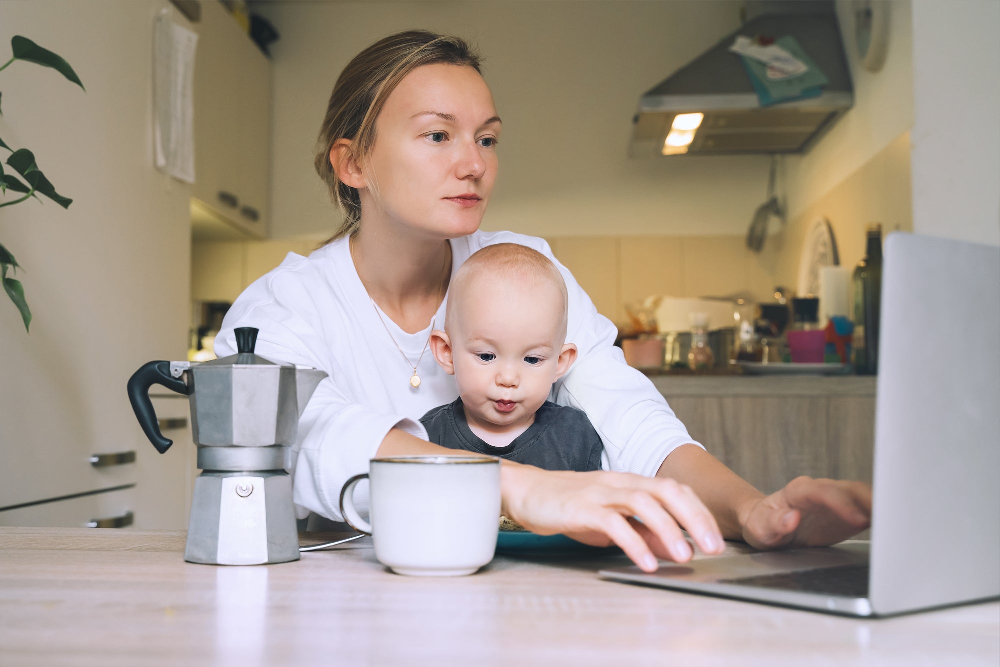 Balancing Work and Breastfeeding: Strategies for Working Moms - Simple Wishes