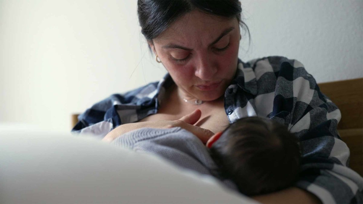 Navigating Breastfeeding Challenges: Tips for Common Issues - Simple Wishes