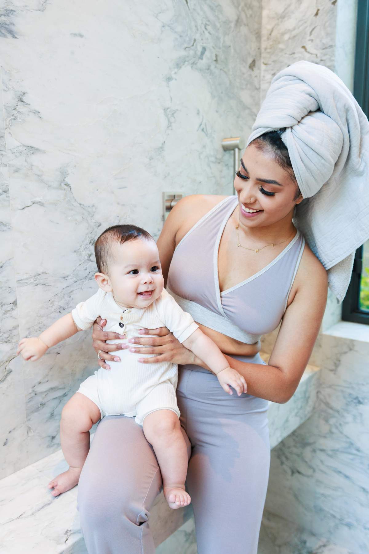 This bra is the ultimate 2-in-one solution for nursing moms who want  comfort, support, and style. It's designed to meet all your nurs…